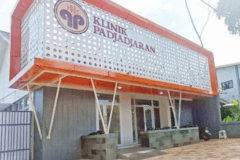 Gedung Baru Klinik Pratama di Rende